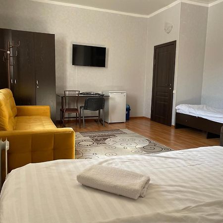 Fiveseasons Hostel Almaty Exterior photo