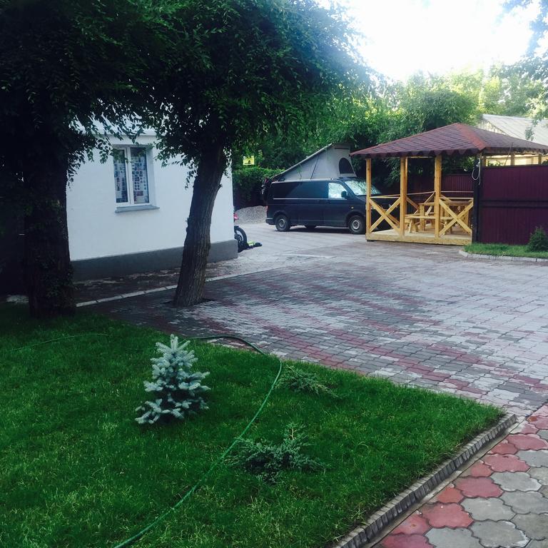 Fiveseasons Hostel Almaty Exterior photo