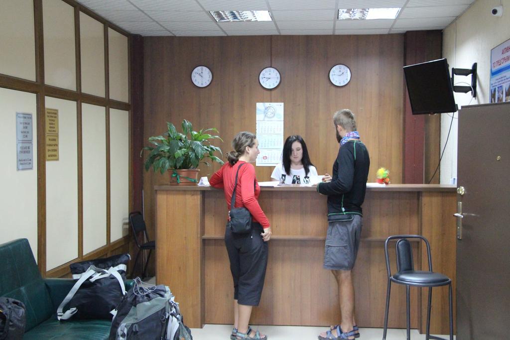 Fiveseasons Hostel Almaty Exterior photo