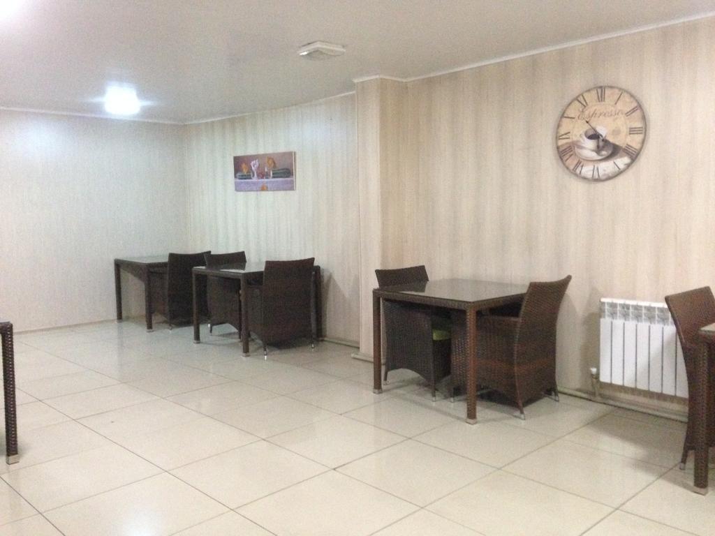 Fiveseasons Hostel Almaty Exterior photo